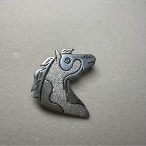 Chic Silver Horse Brooch